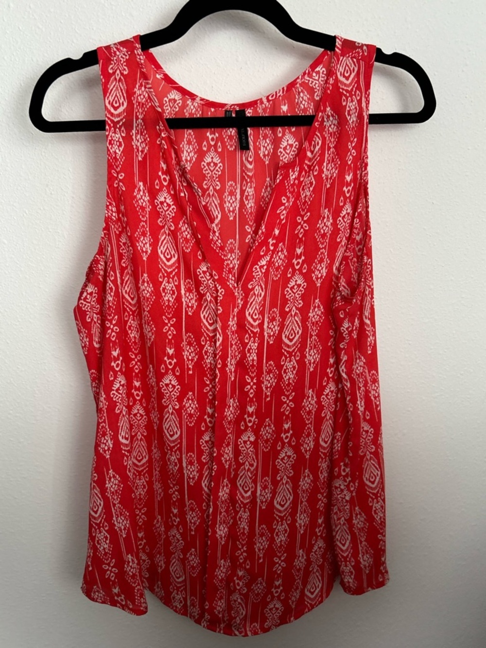 Maurices Red Printed V-Neck Sleeveless Camisole